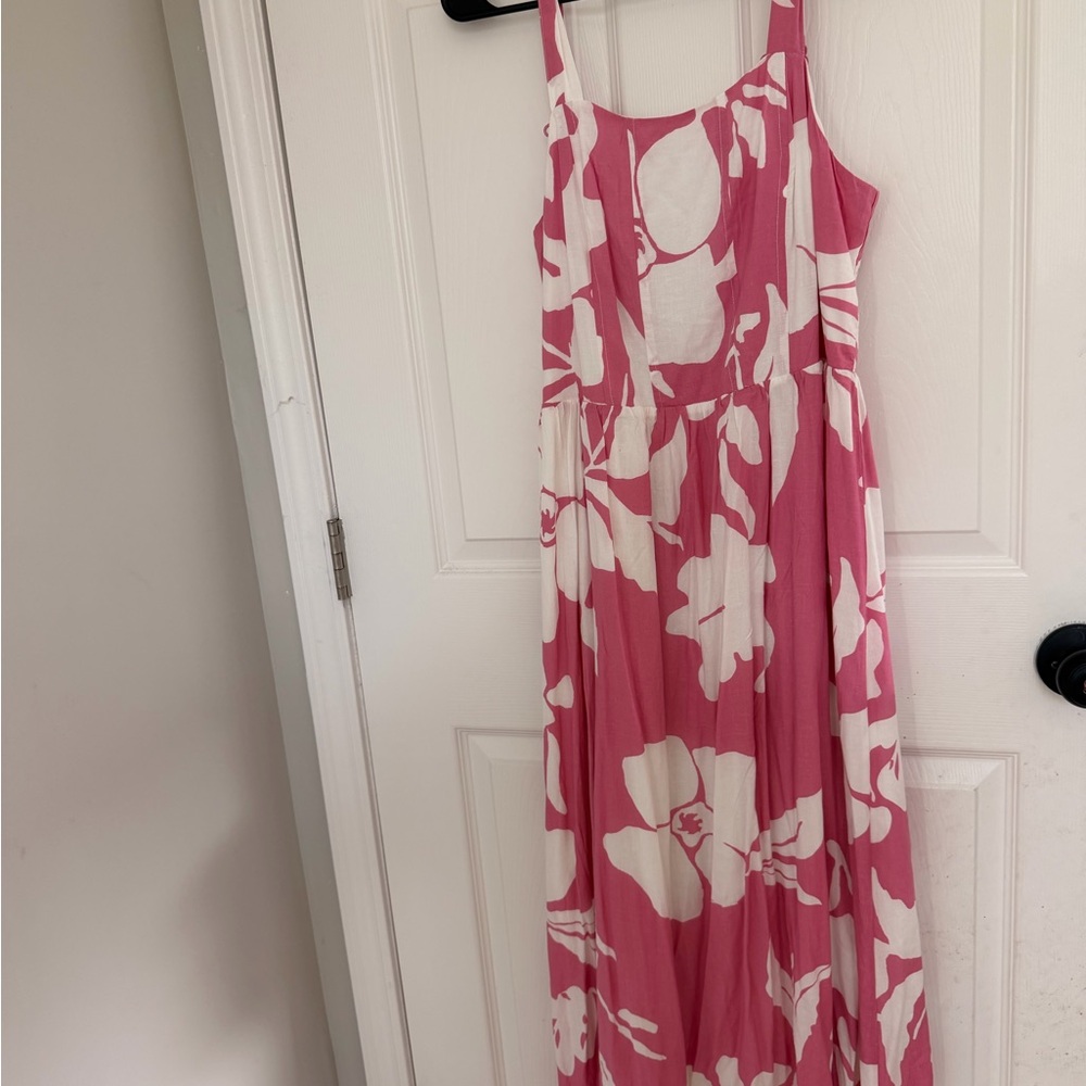 Elegant Pink and Cream Floral Maxi Dress
